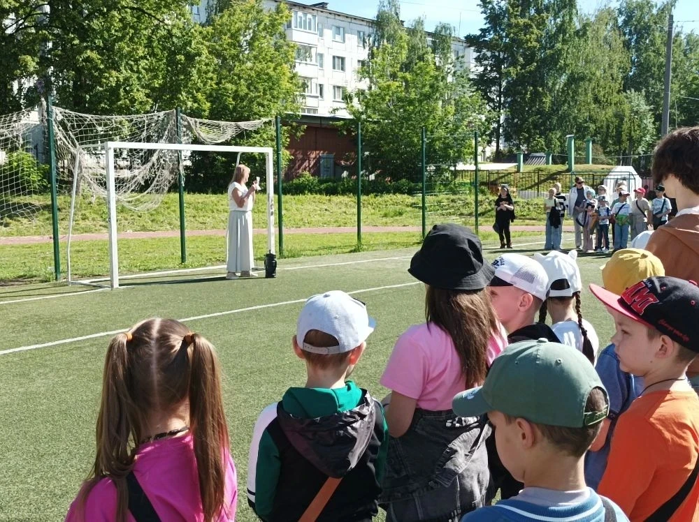 4 июня в оздоровительном лагере "Профессиум" в МБОУ "СОШ 35" дети побывали на планете Исследований. 