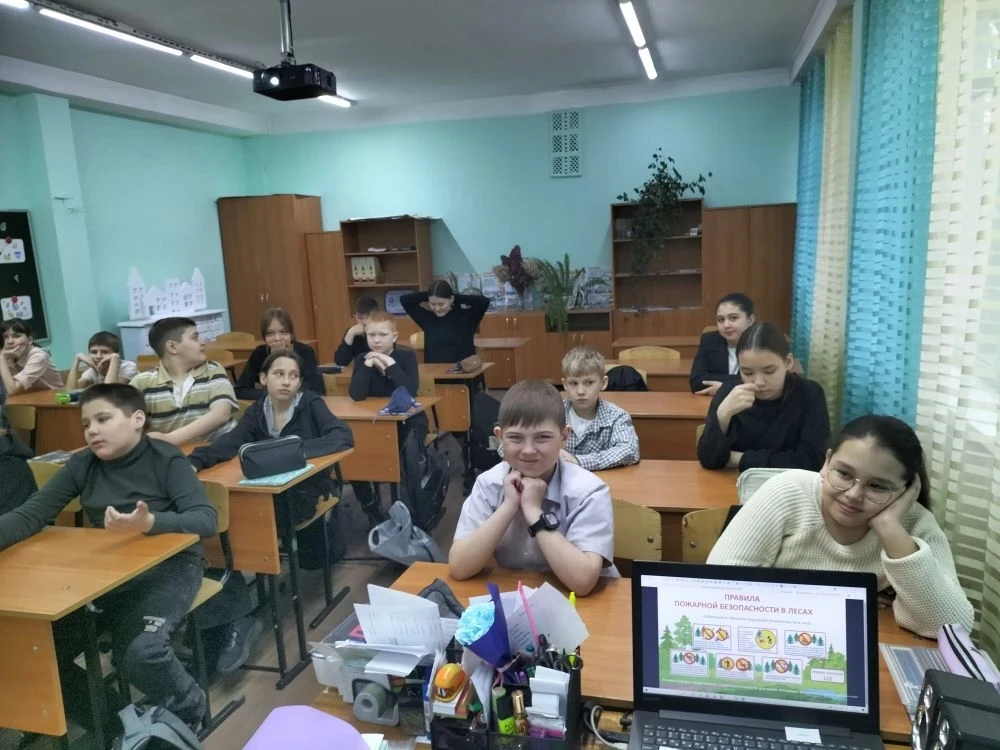 Сегодня в нашей школе прошли классные часы на тему пожарной безопасности в лесу. Ученики узнали о пр