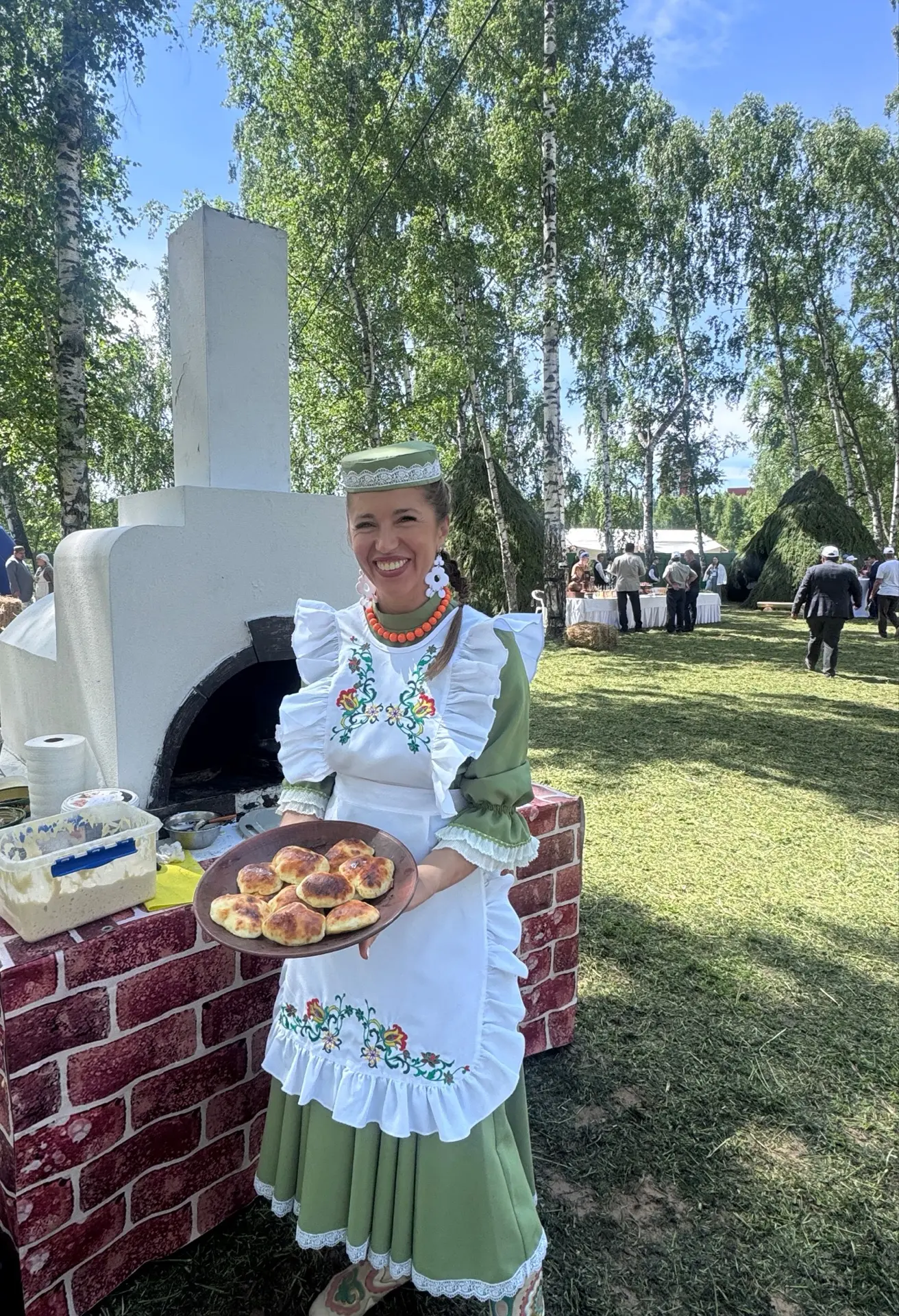 Уважаемые жители и гости Зеленодольска! Хөрмәтле дуслар!
 
Поздравляем вас с народным праздником Саб