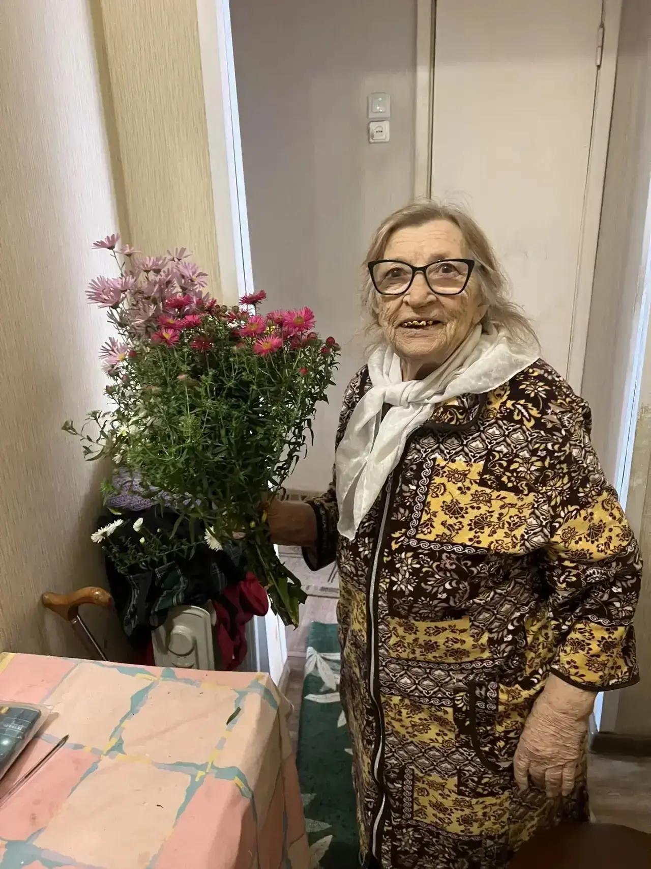 Поздравляем граждан, состоящих на социальном обслуживании на дому, с Днём пожилого чело...
