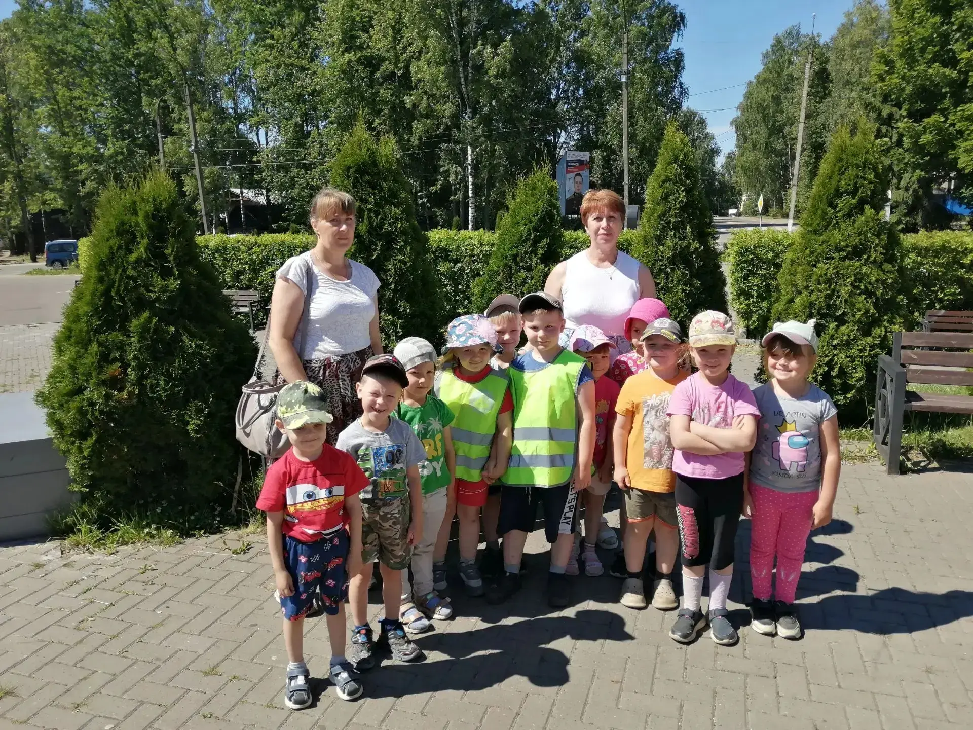 🌿 «Зелёные друзья»: изучаем растения вместе с малышами! 🌿 
 
Сегодня на прогулке наши дошколята ст