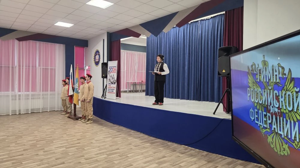 🎭 Доброе утро, друзья!  На этой неделе наша линейка была посвящена волшебному миру театра! Мы начали