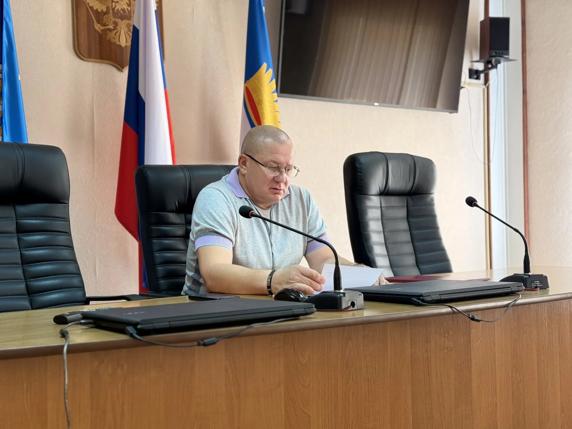 📎Глава округа Дмитрий Заплавнов провел рабочее совещание, посвященное организации похоронного дела 