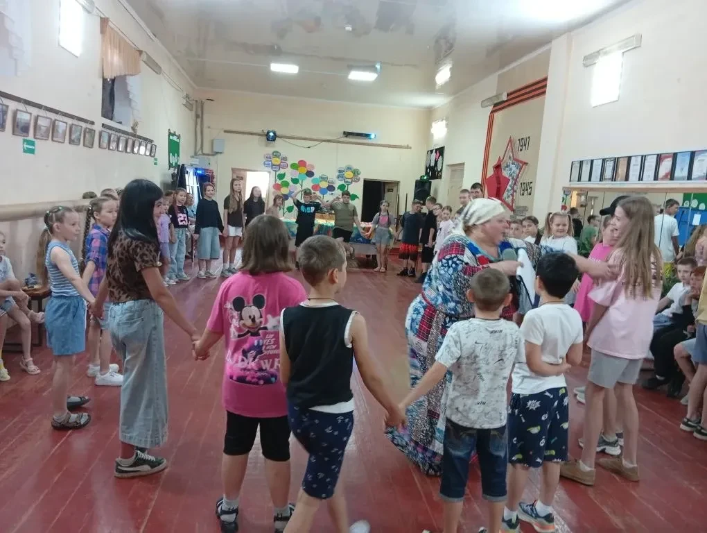 Сегодняшний день тоже прошел с пользой. Мы поговорили о Защитниках нашей Родины и написали письма со