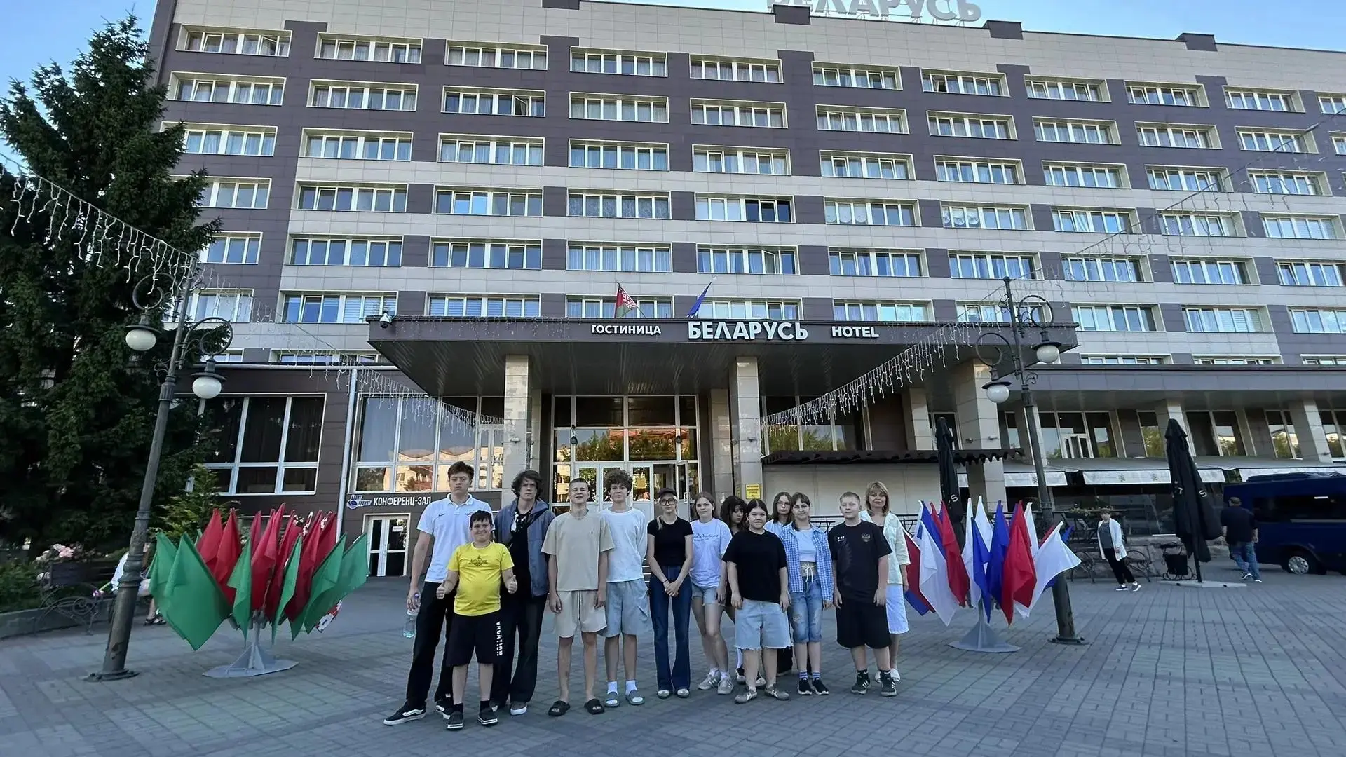 Увлекательнейшую поездку совершил теперь уже 9 " В" класс  со своими родителями и кл.руководителем В