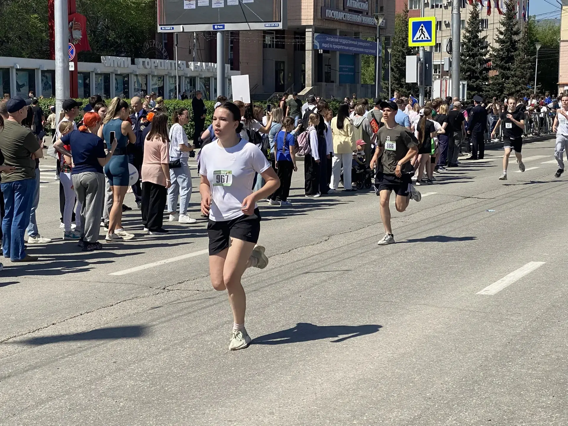 🏃🎗️ «Кольцо Победы»: память в движении  9 мая 2026 года учащиеся МБОУ «Гимназия № 79» приняли участи