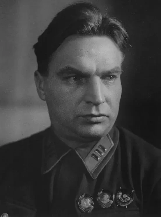 ✈️ 90 лет подвигу Валерия Павловича Чкалова

В этом году исполняется 90 лет со дня первого беспосадо