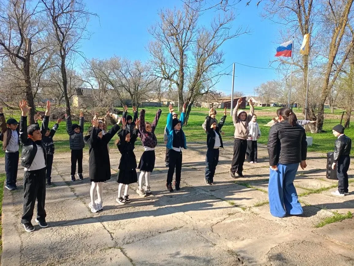 💪🏻 Зарядка для всех! Как мы начали День здоровья в школе

Сегодня, 7 апреля, в нашей школе проходи