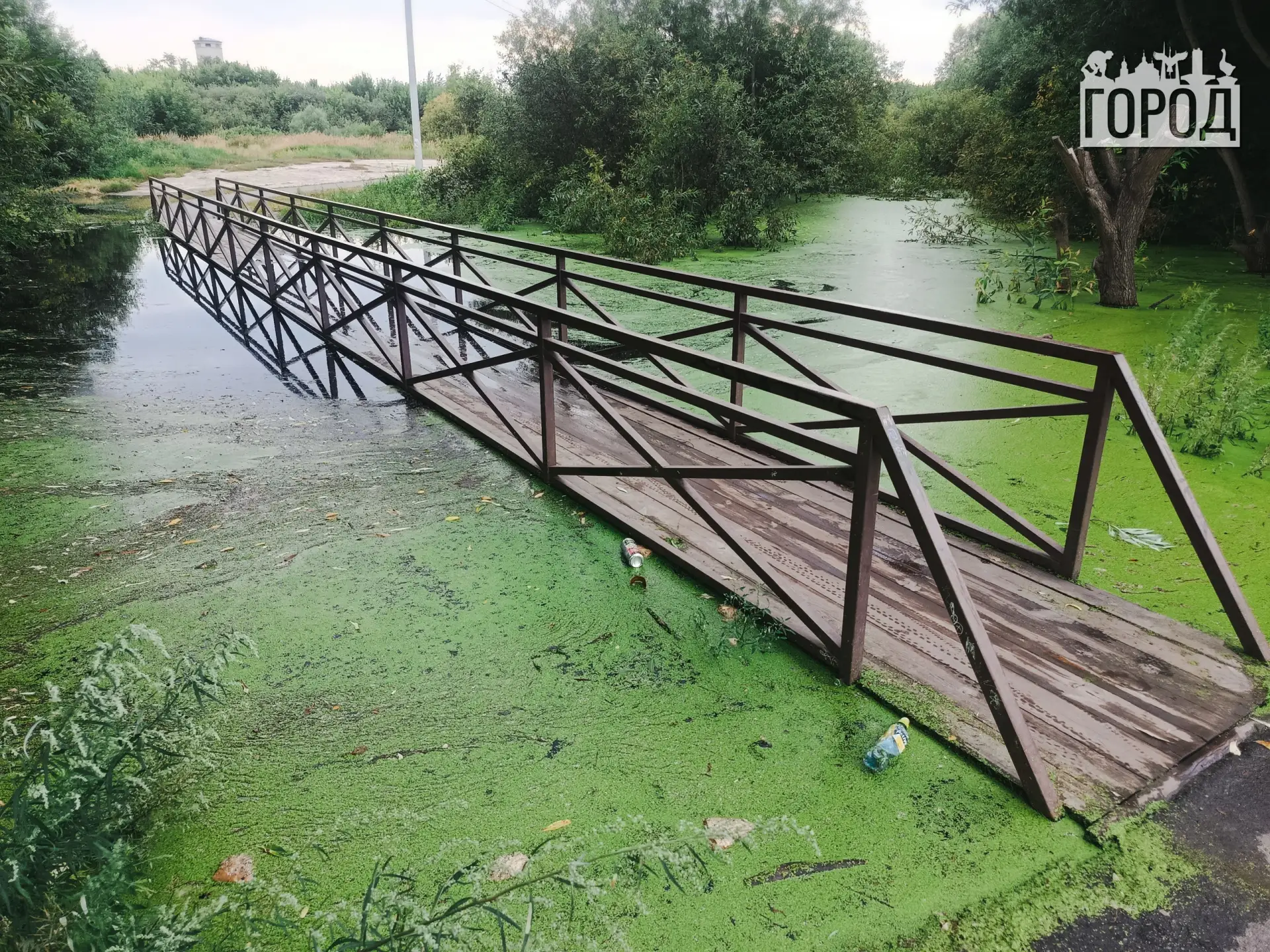 Уровень воды на Канаше на территории Шадринска поднялся. В данный момент мостик выглядит вот так.

�