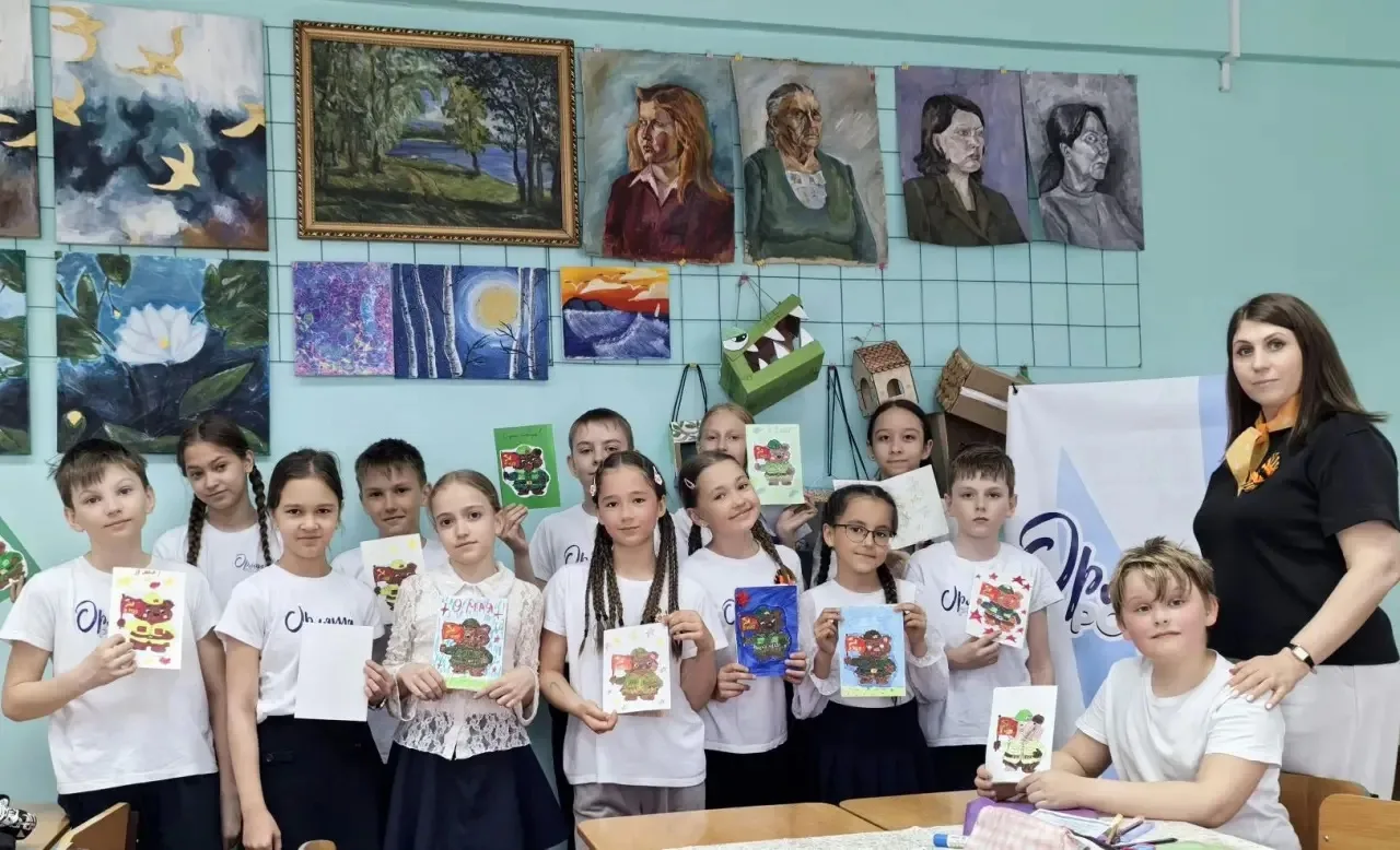 🇷🇺 МИШКА ПОБЕДЫ — ВЕСТЬ ИЗ ДОМА ДЛЯ ГЕРОЯ ❤️  🎖️ В преддверии 9 мая в нашей школе прошёл важный и тр