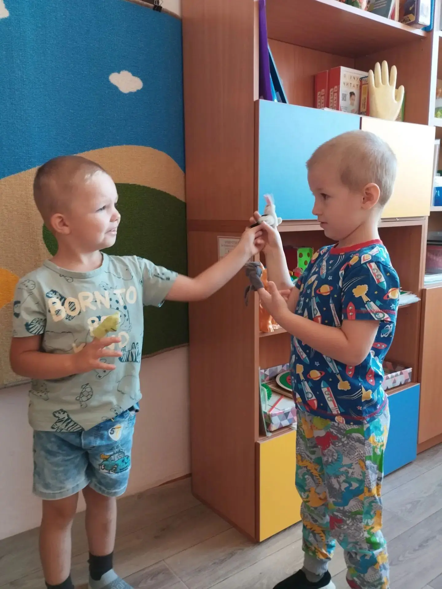 Пальчиковые игры —важная часть логопедического занятия! Эта инсценировка стихов, потеше...