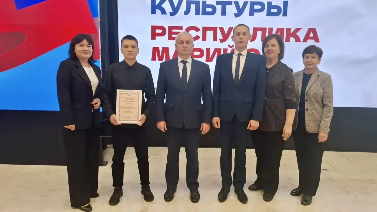 Сегодня возглавил делегацию Параньгинского района на торжественной церемонии подписания...