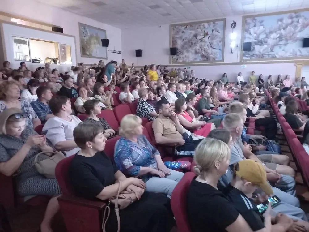 Поздравил с полувековым юбилеем «Центр развития творчества детей и юношества» в посёлке Строитель.  