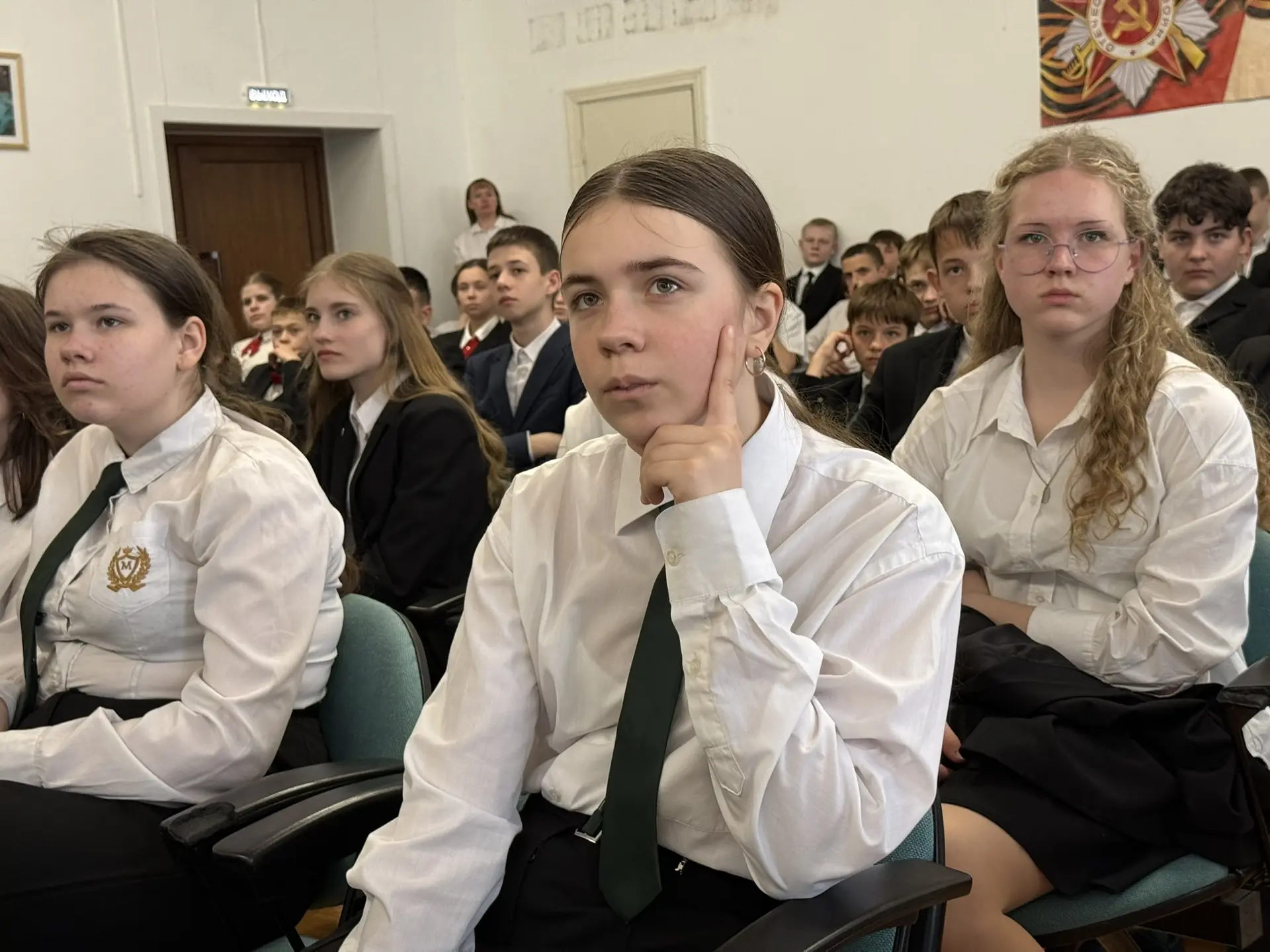 🚫 Семиклассники и безопасность: диалог с профессионалами.  Сегодня к семиклассникам приходили гости 