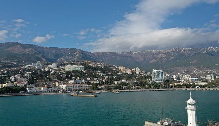 Первые выходные октября в Крыму будут теплыми и без осадков. В зависимости от региона в...
