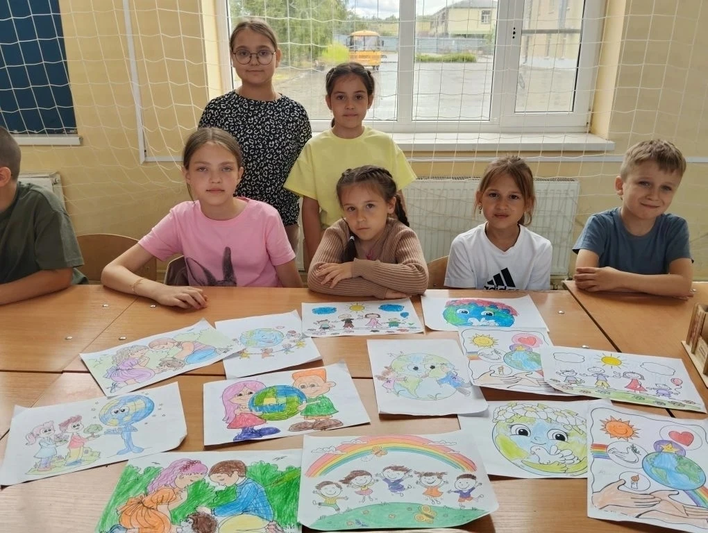 🌸✨1 июня, в Международный день защиты детей, в школах Шолоховского района дан старт ле...