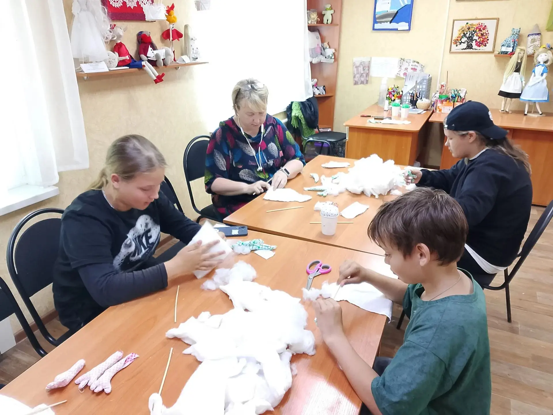 И СНОВА У НАС ГОСТИ ИЗ ВОСКРЕСНОЙ ШКОЛЫ

И снова педагоги Центра детского творчества "Радуга" подари