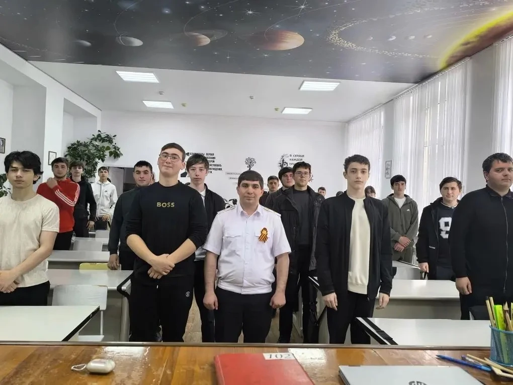 12.05. 2026 года сотрудник Госавтоинспекции МО МВД России «Карачаевский» провел важную профилактичес