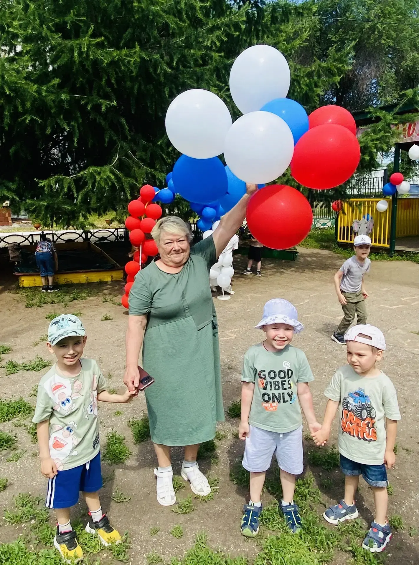 В День России, наши маленькие спортсмены устроили настоящий велопарад! 🇷🇺🚲🛴 Ребята,...