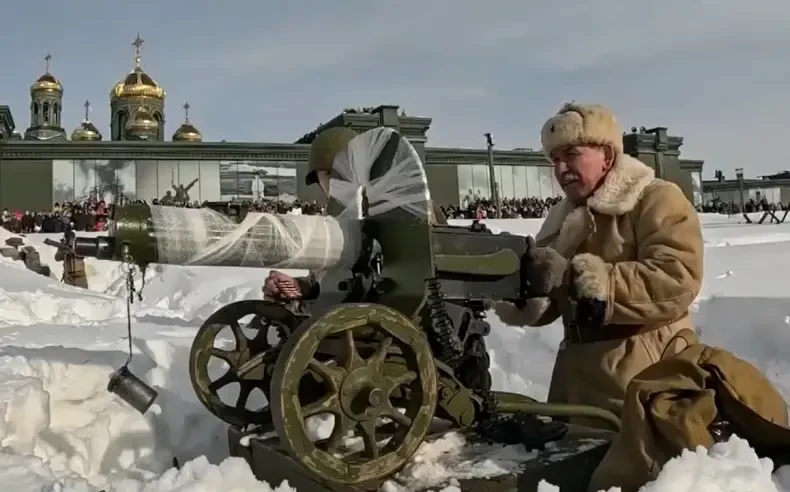 🔥 В Парке «Патриот» воссоздали события февраля 1942 года — Ржевско-Вяземскую операцию  Участники из 