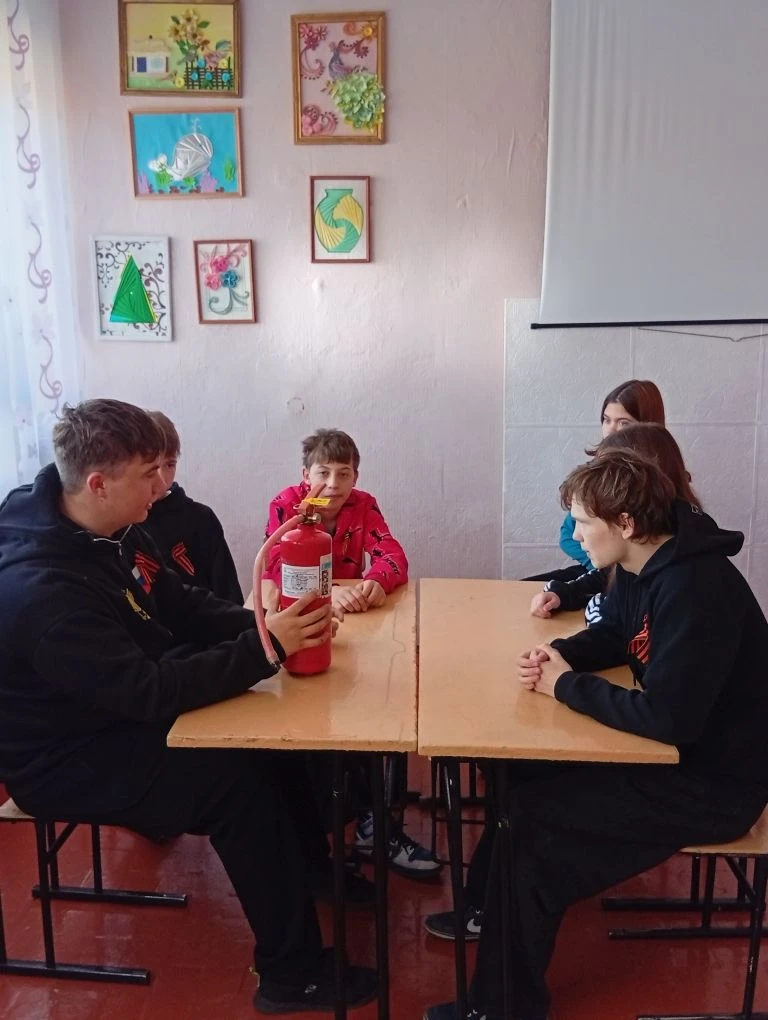 В школе прошёл День пожарной безопасности
В МОБУ "Никольская сош" 30.04.2026 года состоялся тематиче