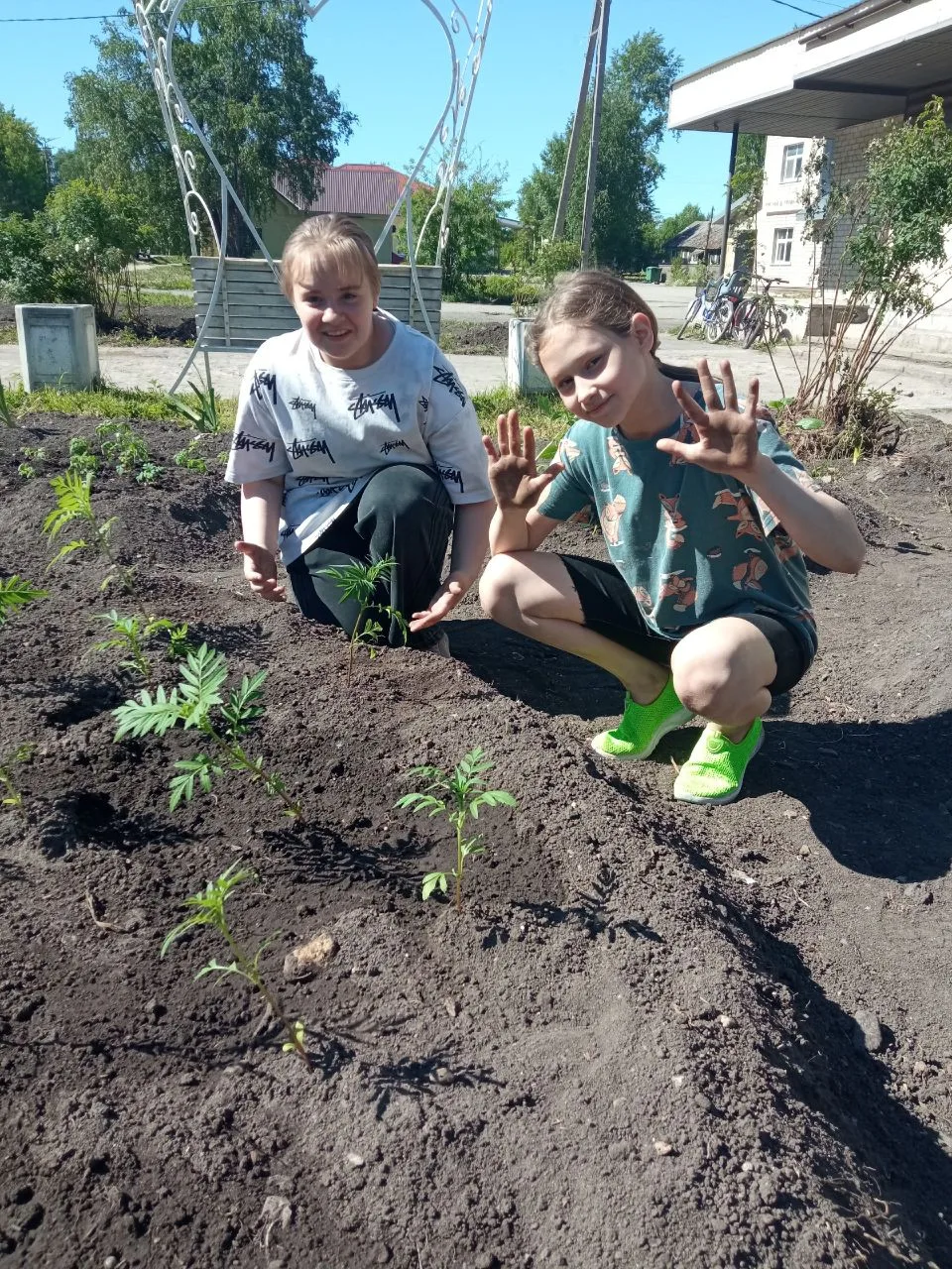 Мероприятие «Цветы России» в рамках Всероссийской акции "#РодинойГоржусь" прошло в нашем подростково