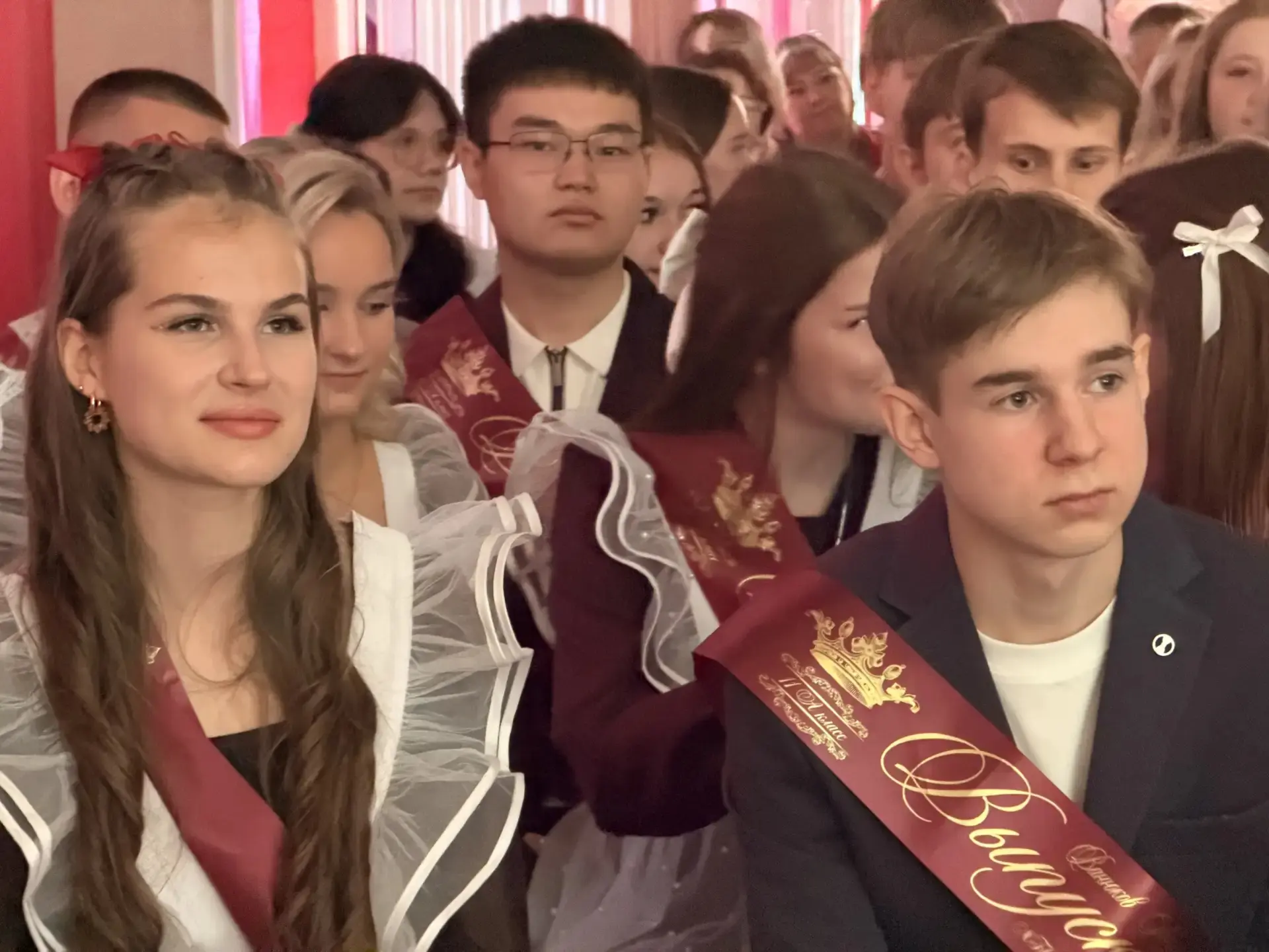 🔹Для 1195 выпускников 11 классов Ангарского округа прозвучали последние звонки