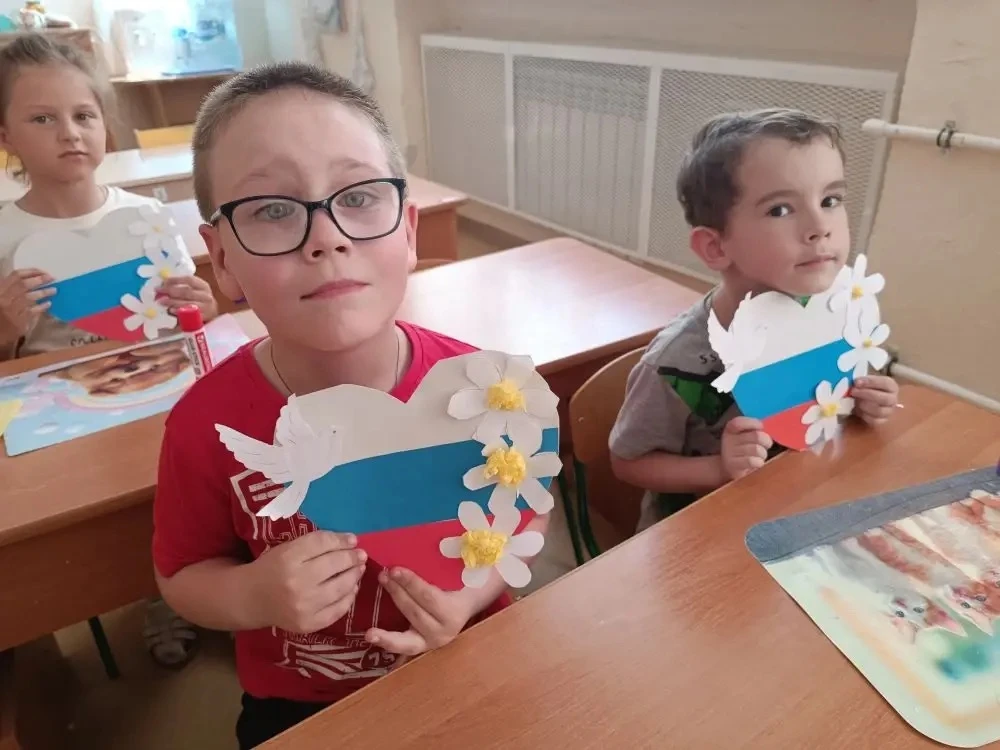 ❤️ «Сердце России» — с любовью и вдохновением! 
Наши ребята под чутким руководством воспитателя сдел