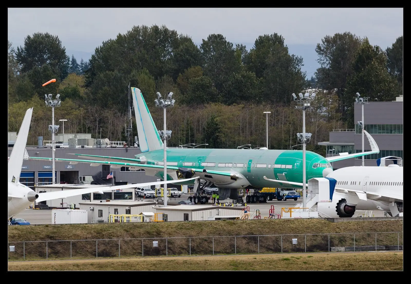 🇺🇸🔄 United может дать вторую жизнь ранним Boeing 777-9
 
United Airlines изучает возможность прио