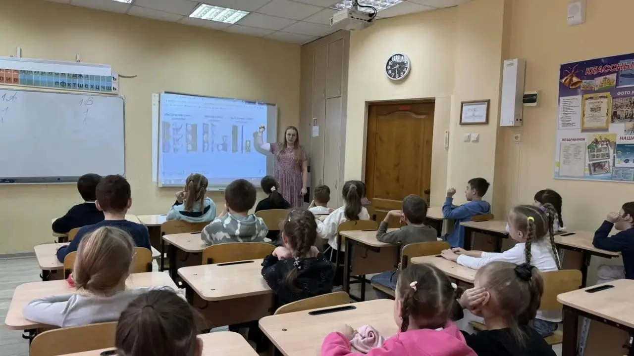 В целях профилактики детского дорожно-транспортного травматизма для учеников 1 «А» и 1 «В» классов б