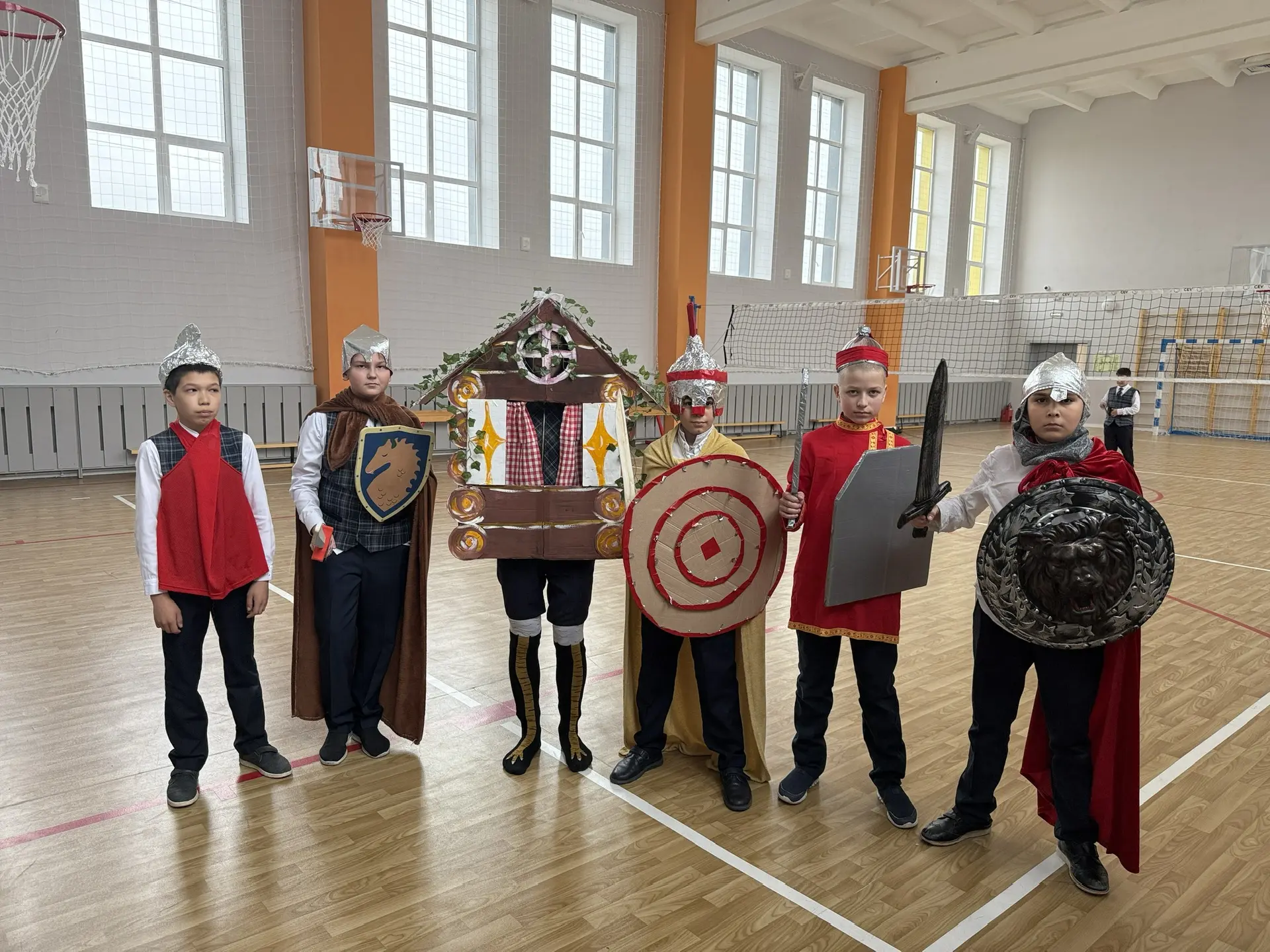 🌟6 «Б» блистает на подиуме! 🤩  Наш класс принял участие в театральном показе мод, и это было незабыв