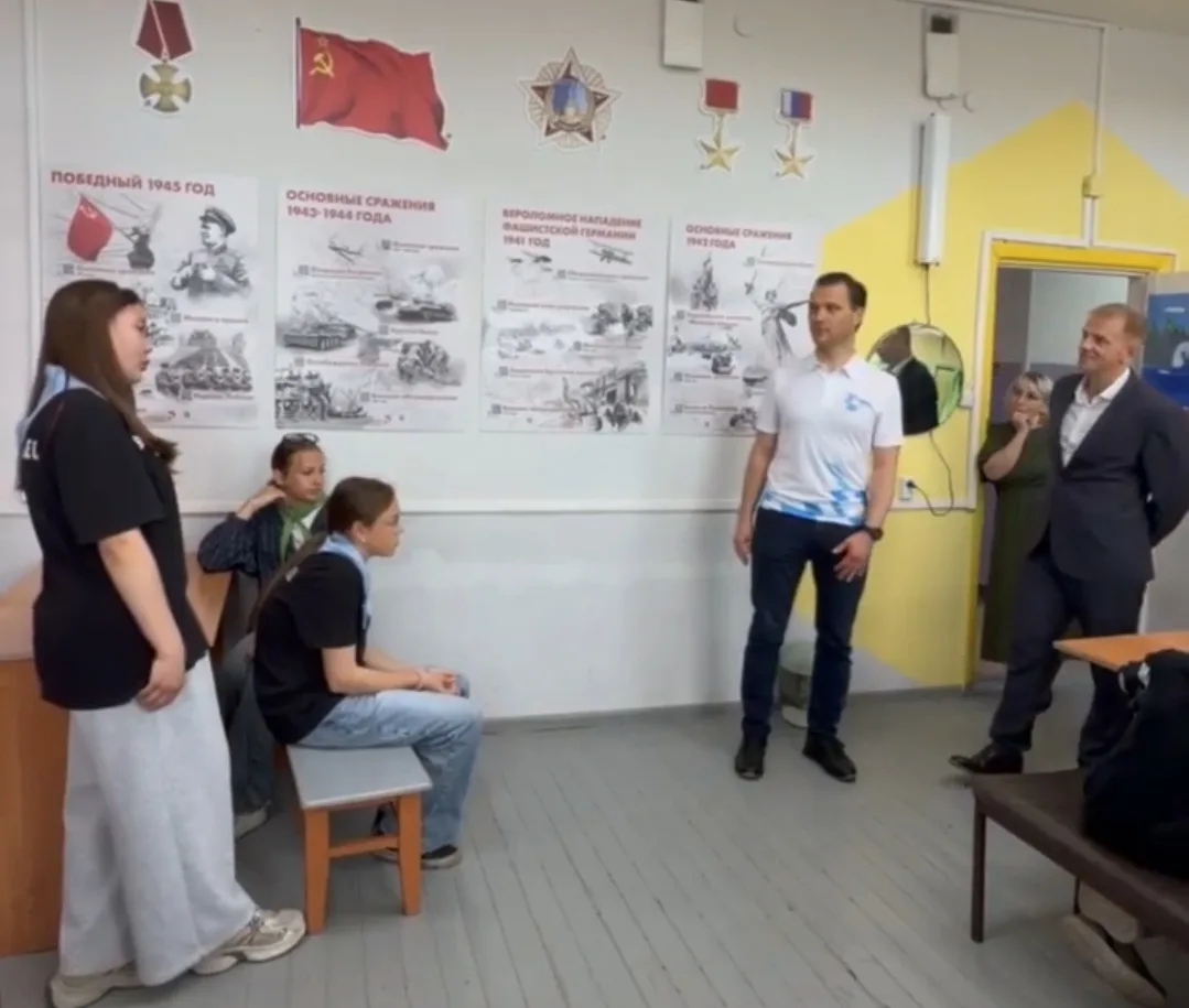Визит министра образования во Дворец творчества

В минувшую субботу наш Дворец творчества детей и мо