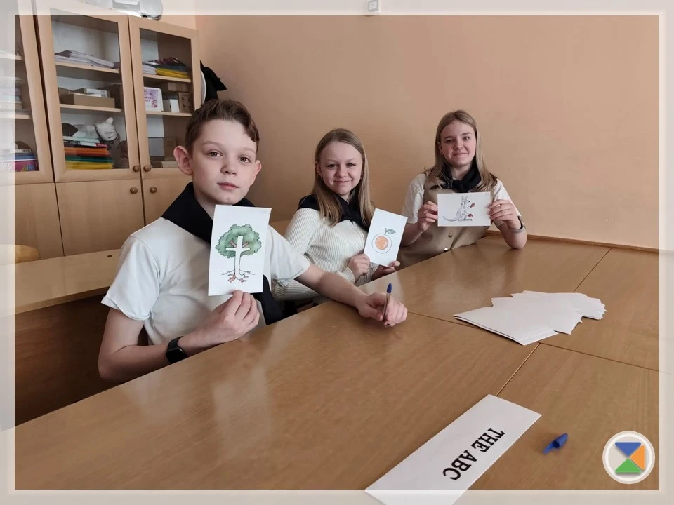 🇬🇧 ПЕРВООТКРЫВАТЕЛИ 🇬🇧  В рамках декады иностранных языков ученики 5-х классов отправились в удивите