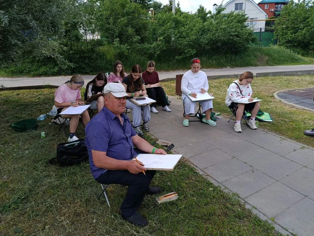 Учащиеся Павловской ДХШ 23 мая 2026 г. приняли участие в межрайонном пленэре для воспит...