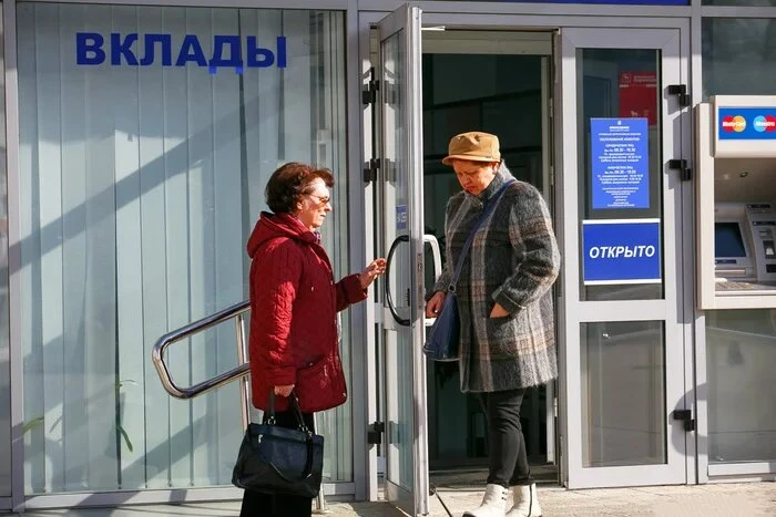 Банк взыскал долг и с наследницы, и со страховой - суды даже не увидели подвоха!