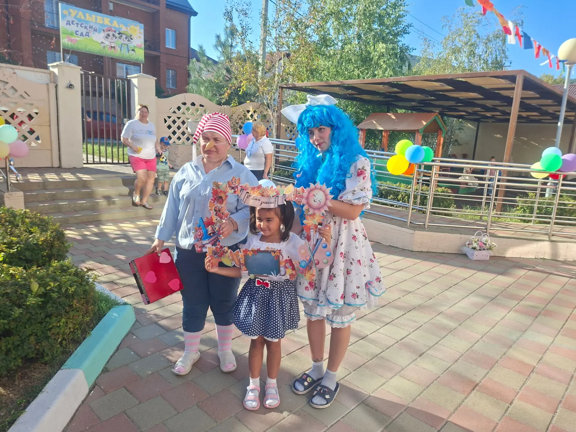 ✨ День знаний в нашем детском саду: сказочное утро с Мальвиной и Буратино! ✨