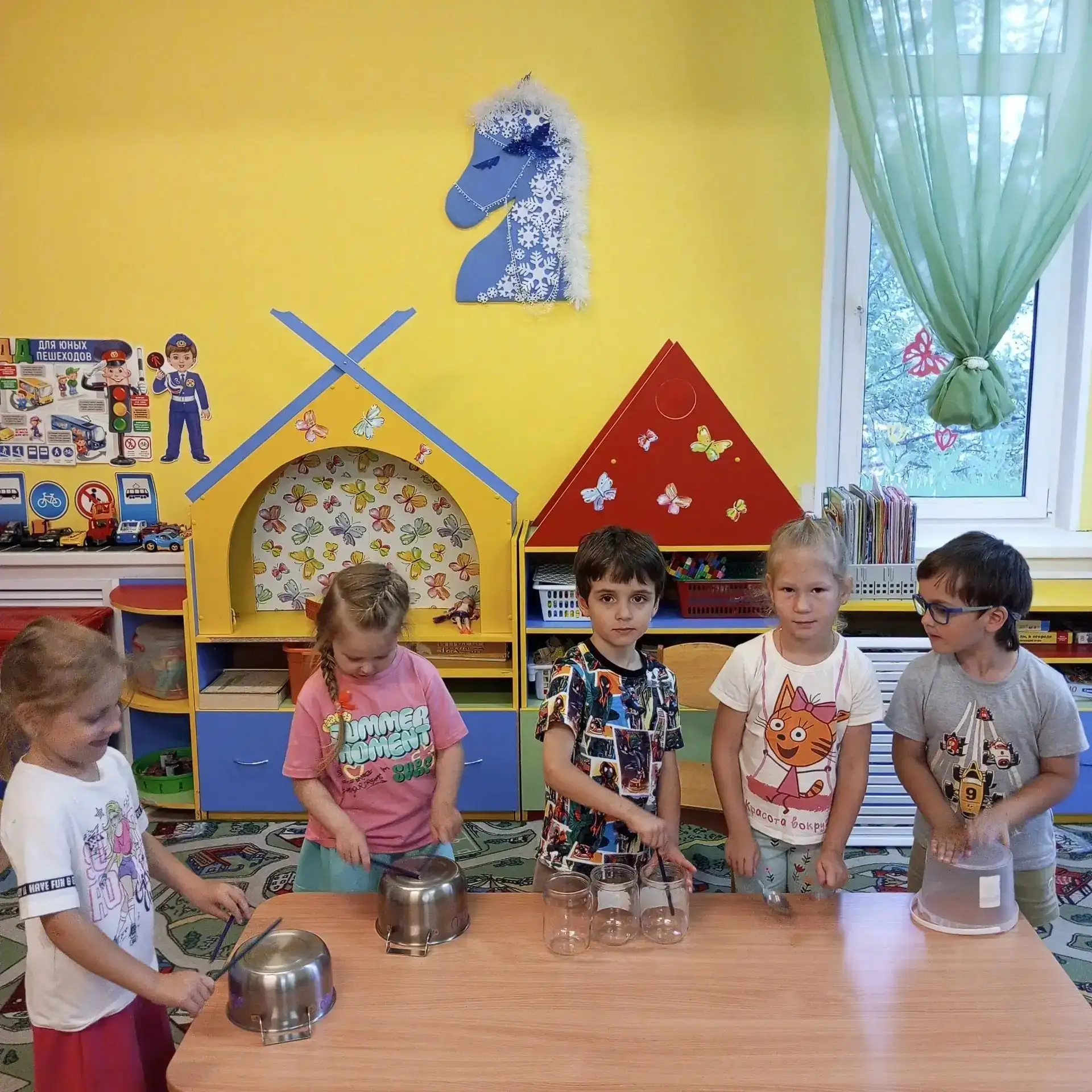 🎶🥁Сегодня в средней группе прошёл яркий и удивительный «День необычной музыки», котор...