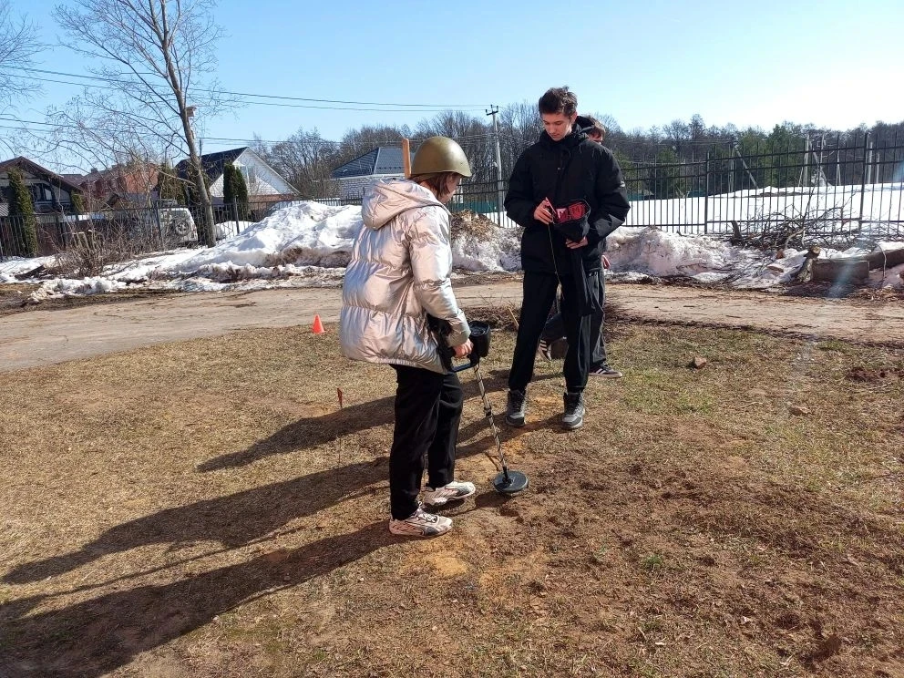 24 марта в нашей школе прошло масштабное мероприятие - "Зарница 2.0".🪖  Ученики с 5 по 8 классы прин