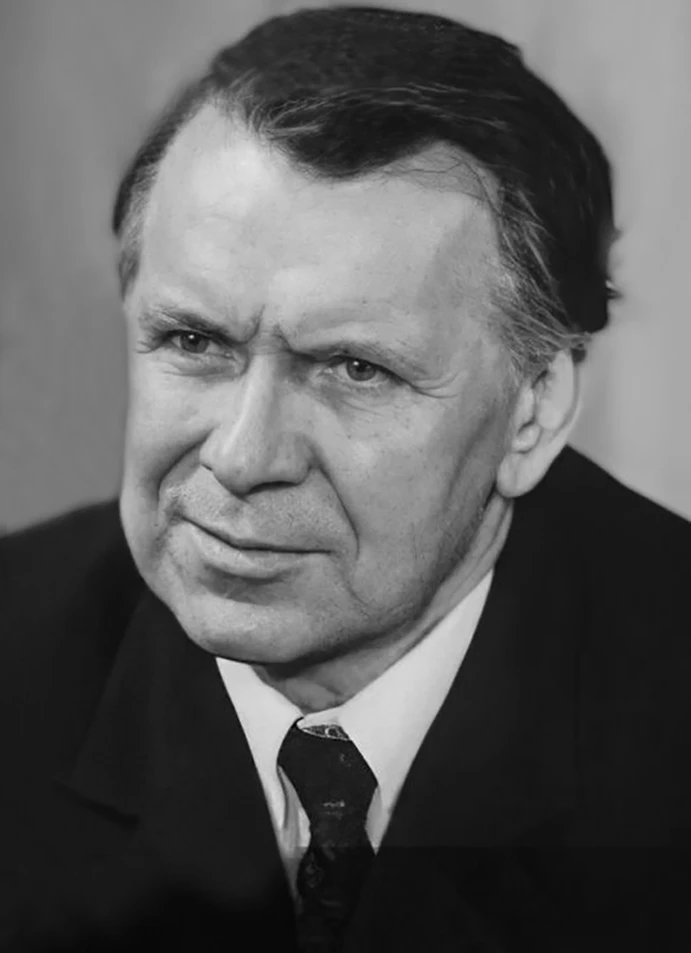 5 октября родился ветеран войны, легендарный директор Театра на Таганке, замечательный ...