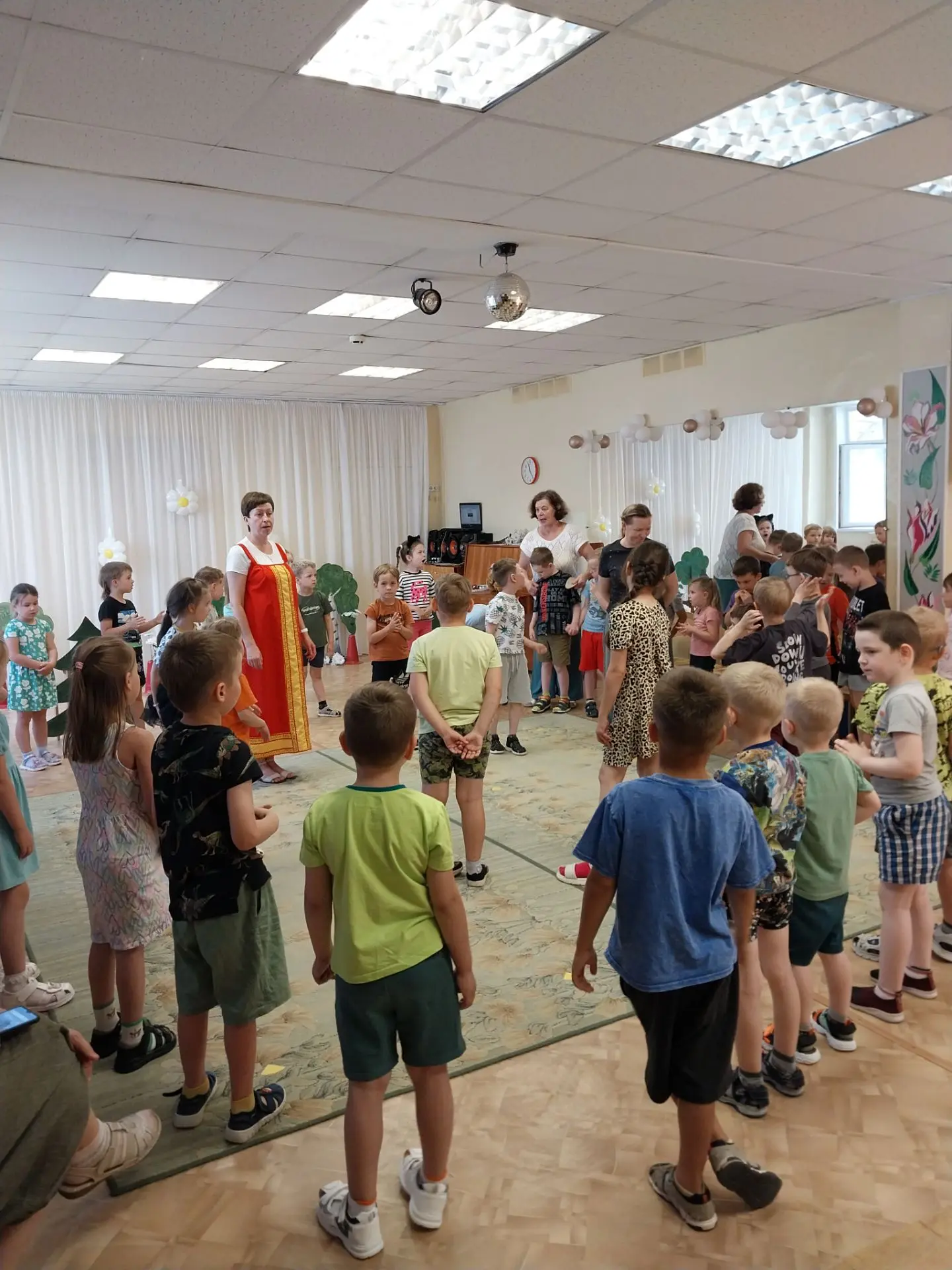 Сегодня в День семьи,любви и верности в нашем детском саду состоялся праздник! К ребятам в гости при