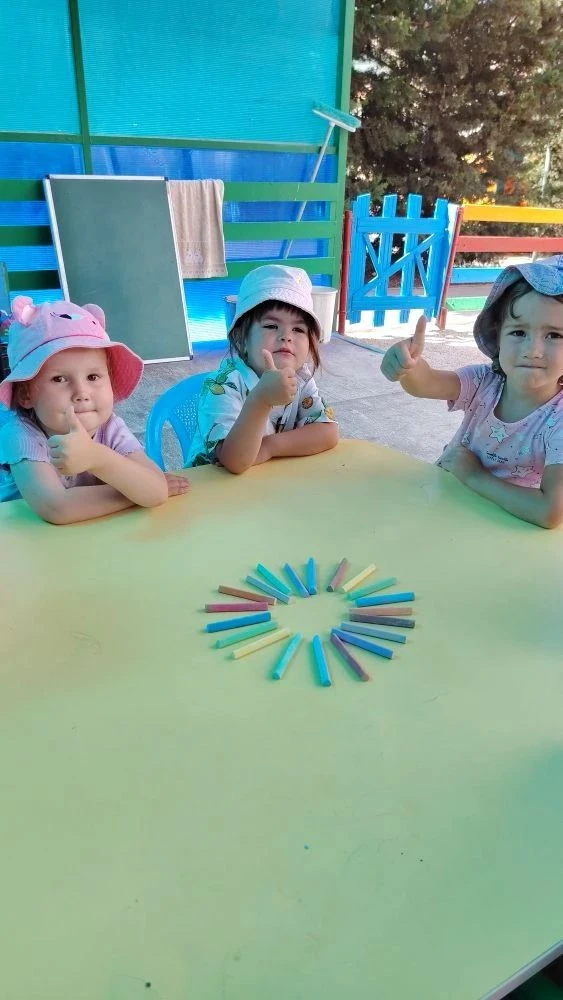 Мир глазами наших малышей! 🖍️