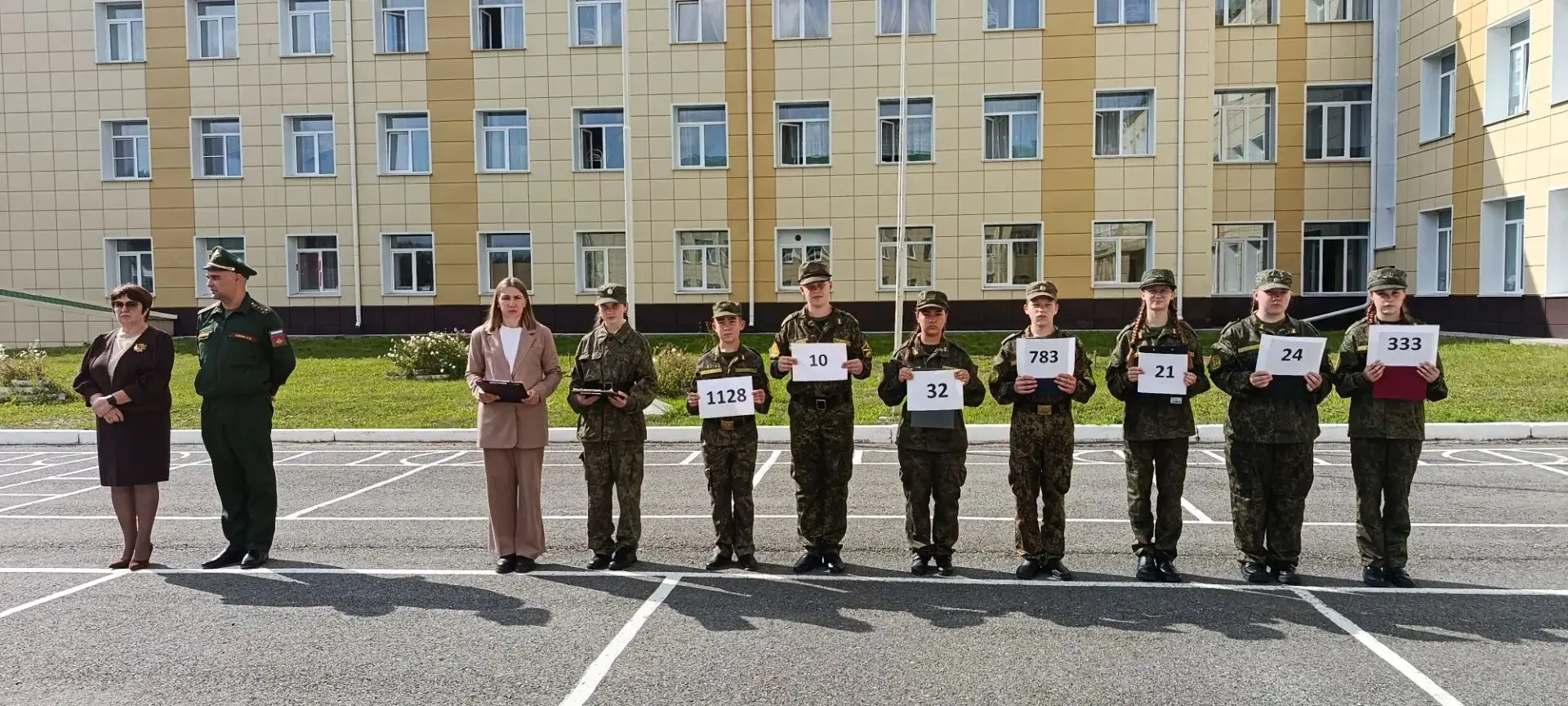 "Мы помним. Мы едины"- общешкольная линейка, посвященная Дню солидарности в борьбе с те...