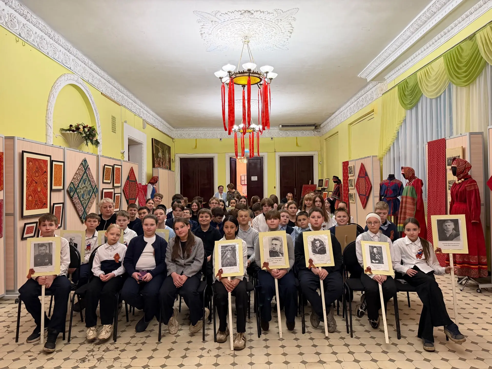 В нашей школе дан старт акции «Бессмертный полк»! 🇷🇺🕊️

Сегодня мы запустили большое и важное дел