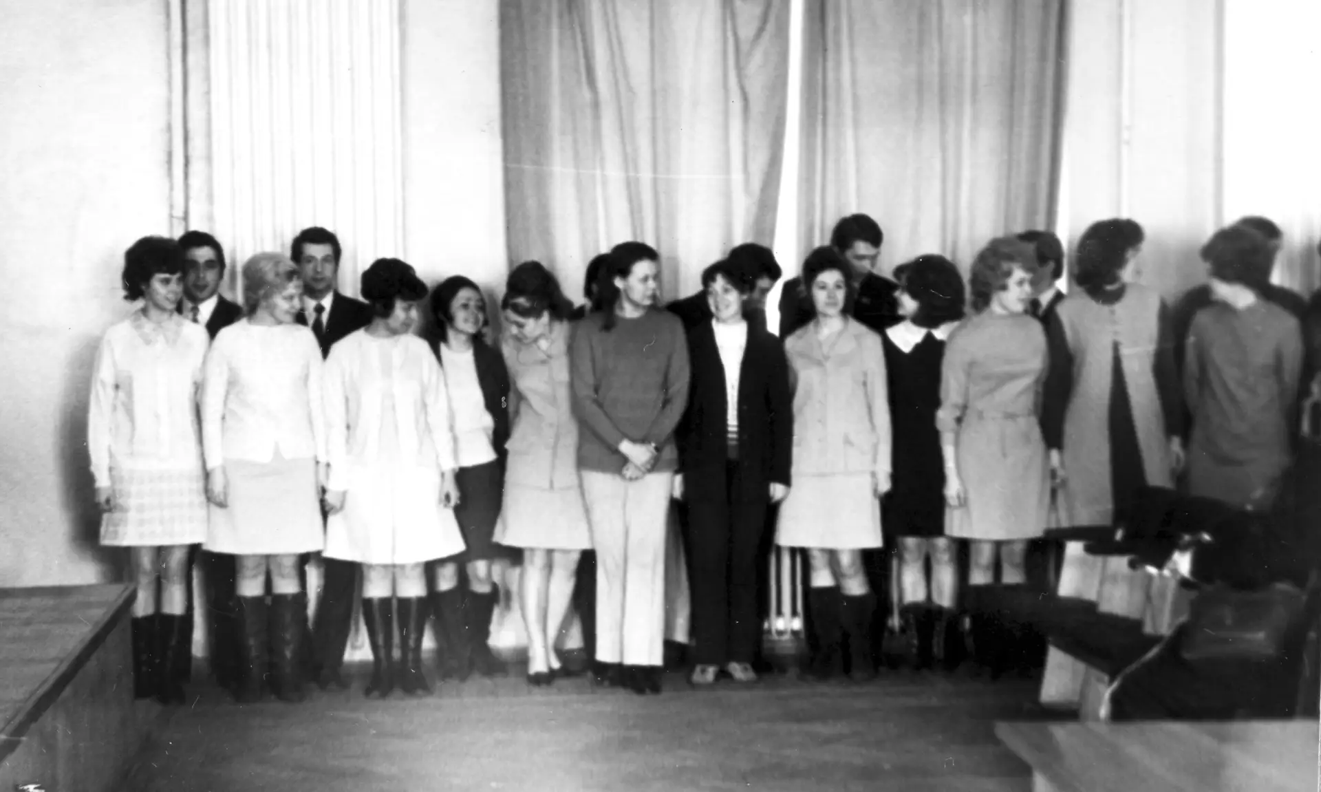 Доброе утро, МЭИ!

Нам попались архивные кадры с выпускного, который прошёл в .... году (получится у