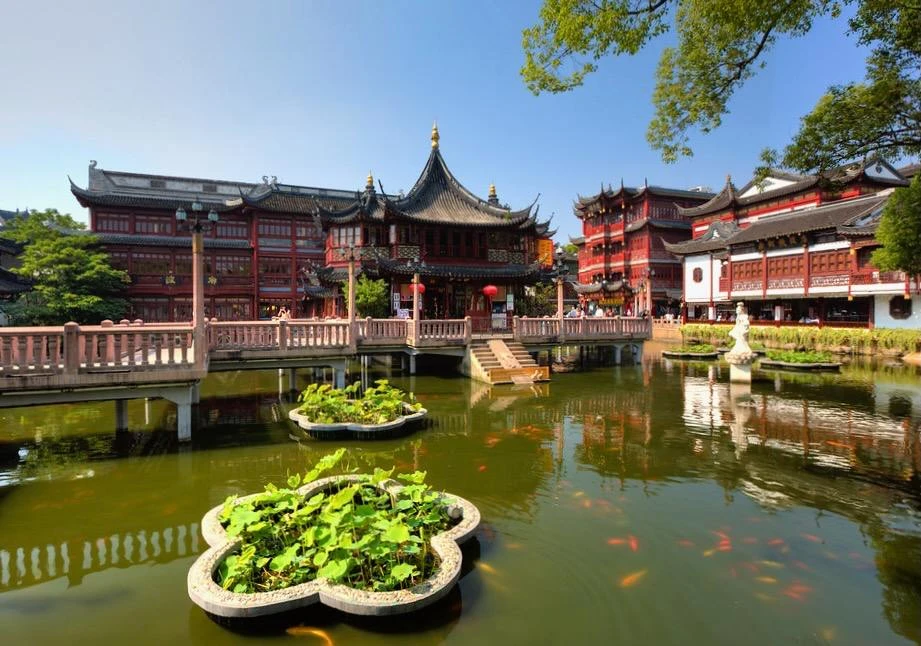 Сад Юй Юань в Шанхае, Китай 🇨🇳  🔹 Сад Юй Юань - парк площадью 4 га в историческом центре Шанхая, осн