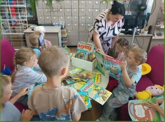 🎒По родному краю с рюкзаком шагаю.

📚В детской библиотеке им.Н.Мишутина состоялась яркая и насыщен
