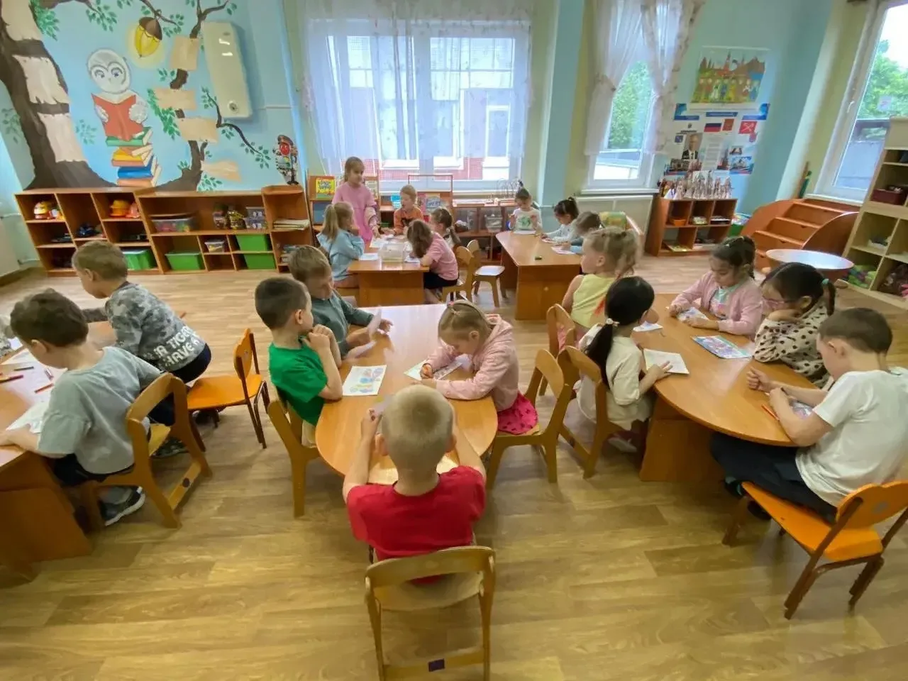 Сегодня, 19 июня, мы с ребятами старшей группе «Улыбка» отметили День бабочек.
В ходе занятия мы исп