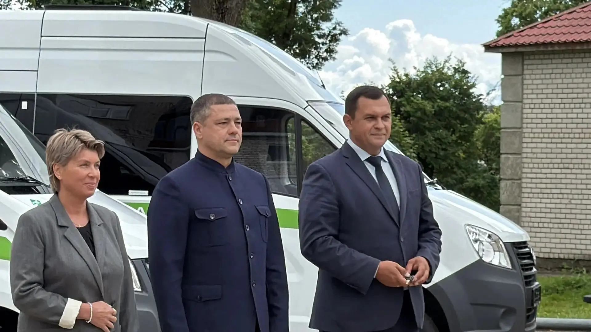 Автопарк медицинских учреждений Псковской области впервые пополнили автобусы-шаттлы для транспортиро