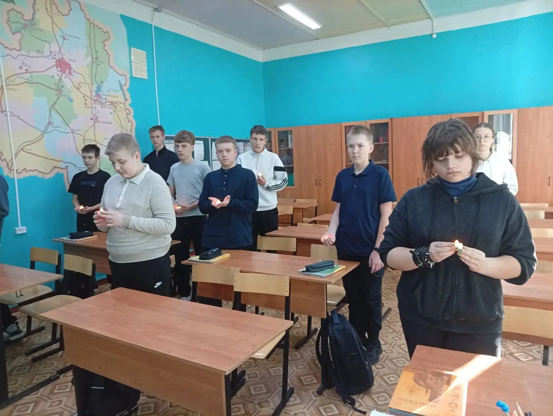 Сегодня в нашей школе прошел день памяти жертв теракта в Беслане. Учебный день начался ...