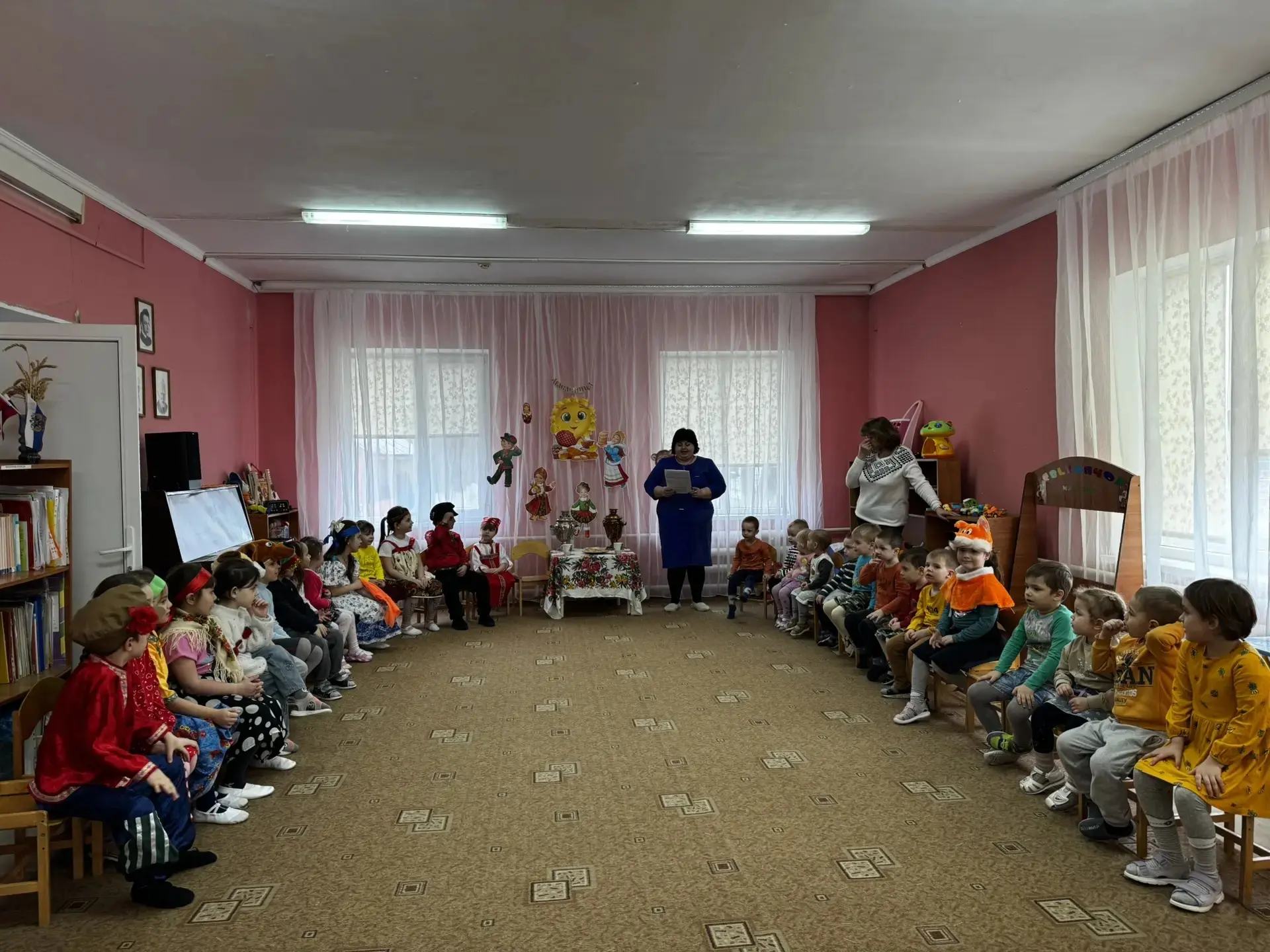 Радостные события, такие как народные праздники, гулянья, всегда украшали нашу жизнь.